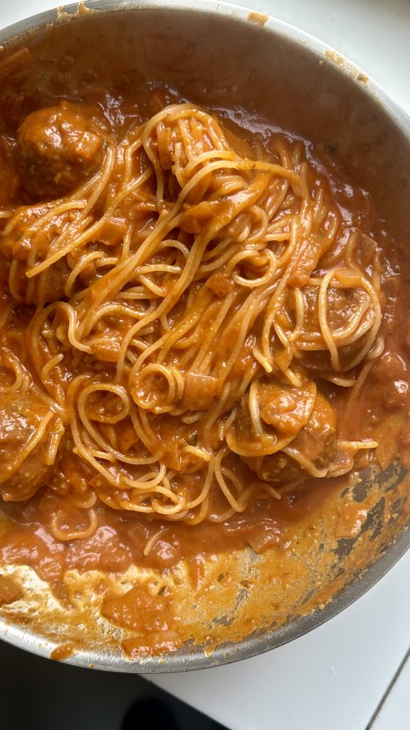 spaghetti con polpette al sugo
